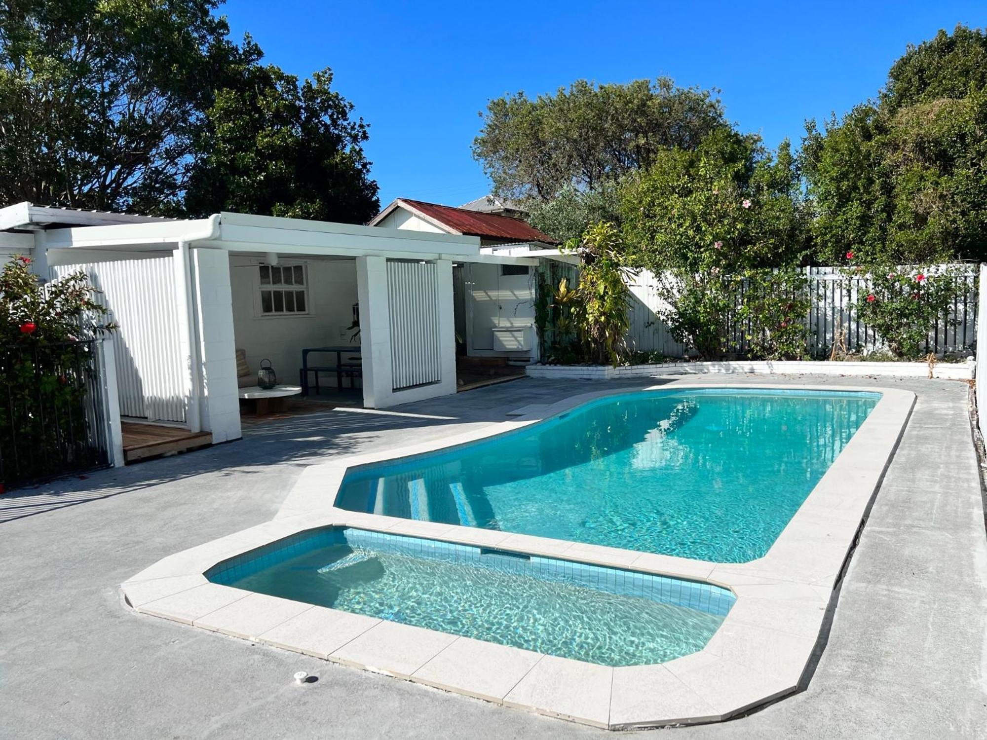 Modern Pool Oasis & Seaside Abode Villa Brighton ภายนอก รูปภาพ